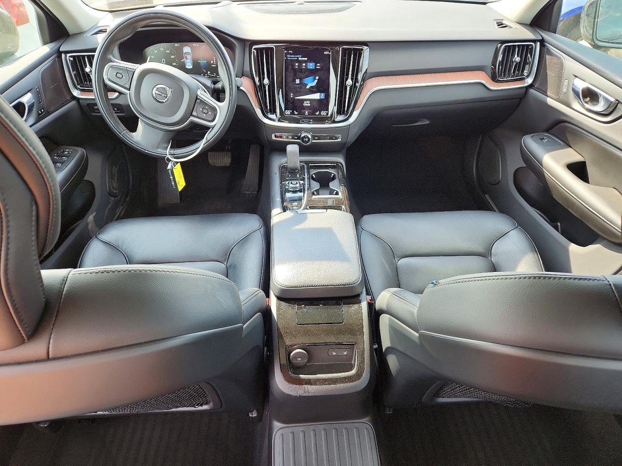 Volvo S60 T8 Recharge R-design Expression