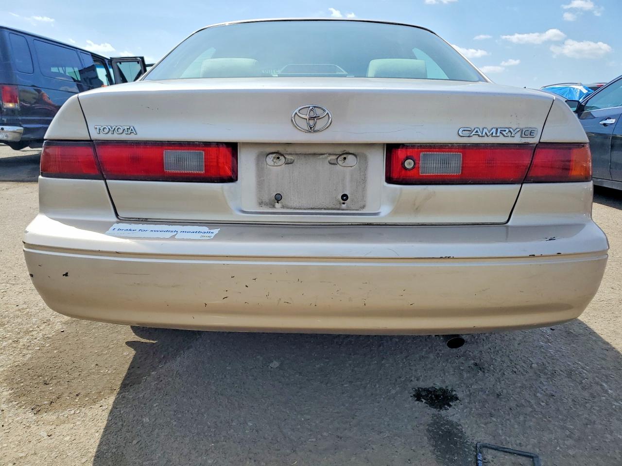 Toyota Camry Ce