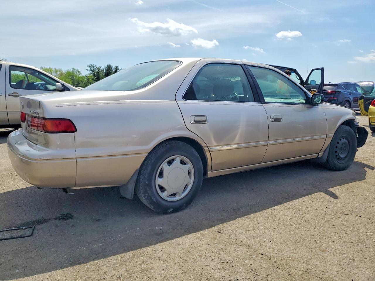 Toyota Camry Ce