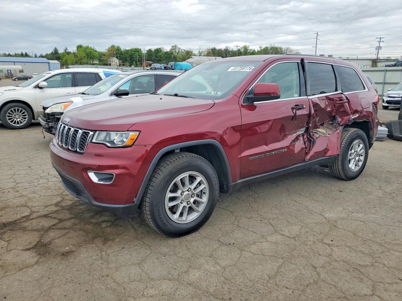 Salvage Jeep Cherokee Image