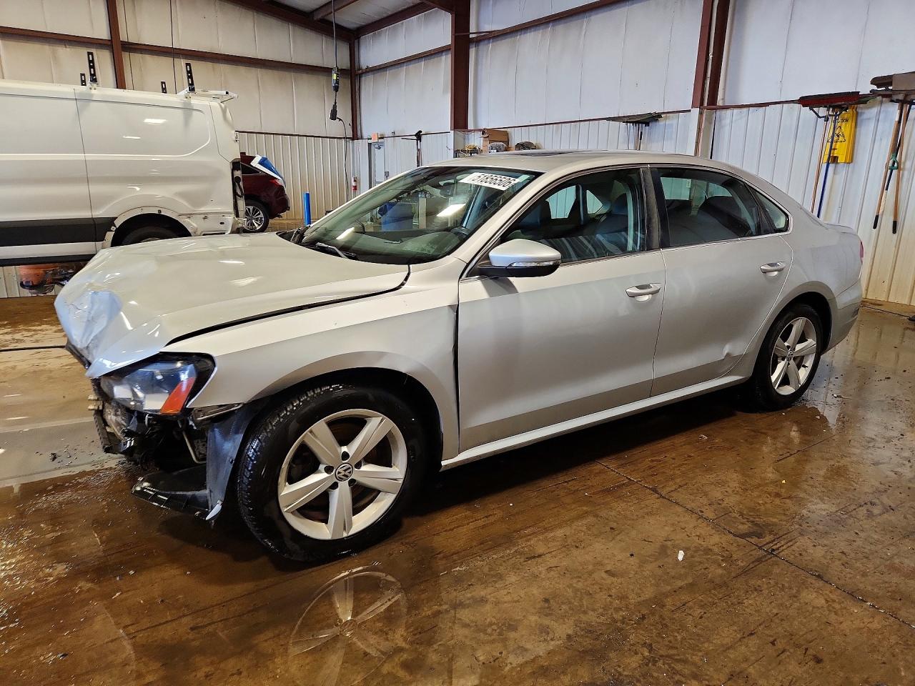 Salvage Volkswagen Passat Image
