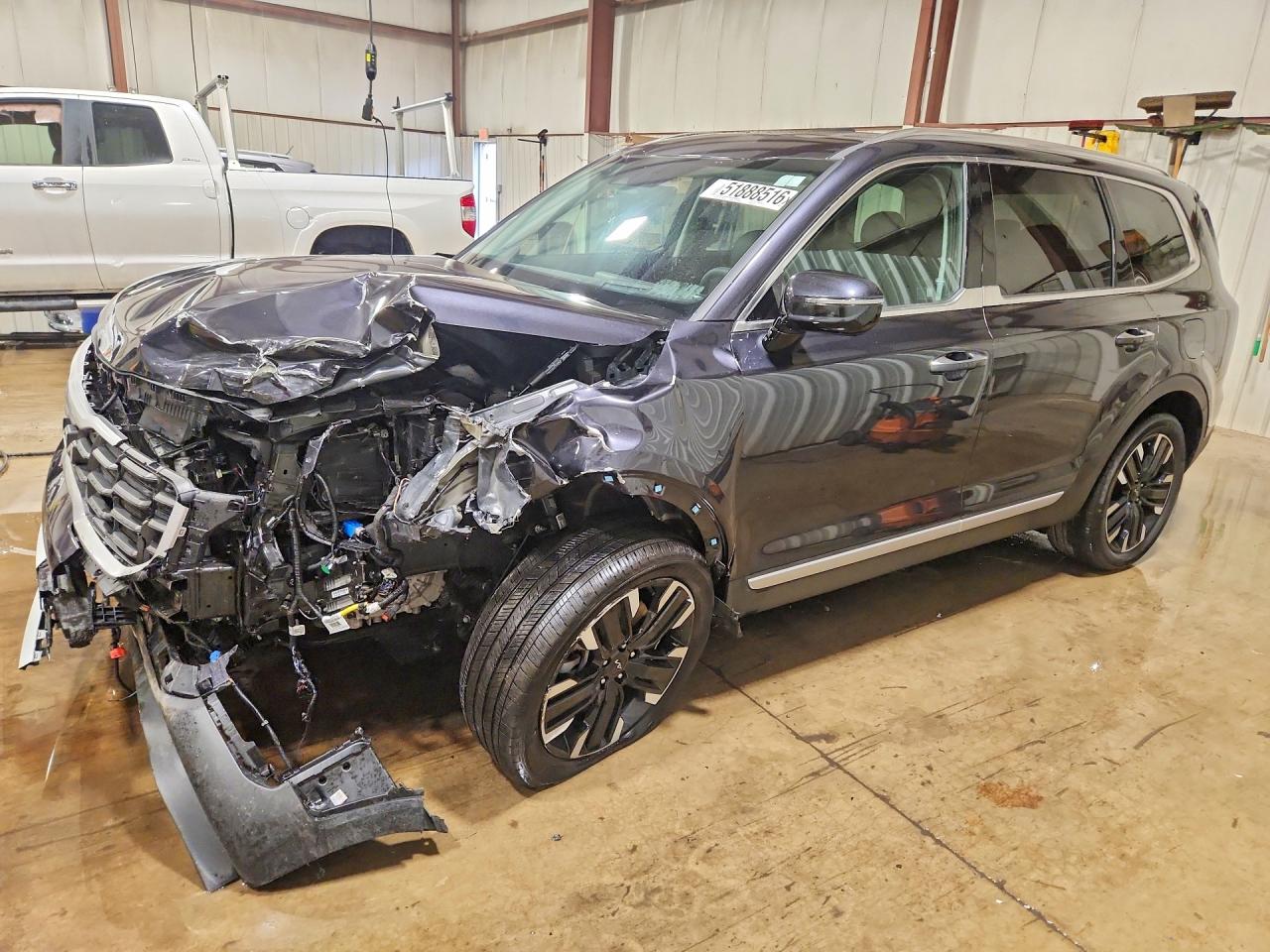Salvage Kia Telluride Image