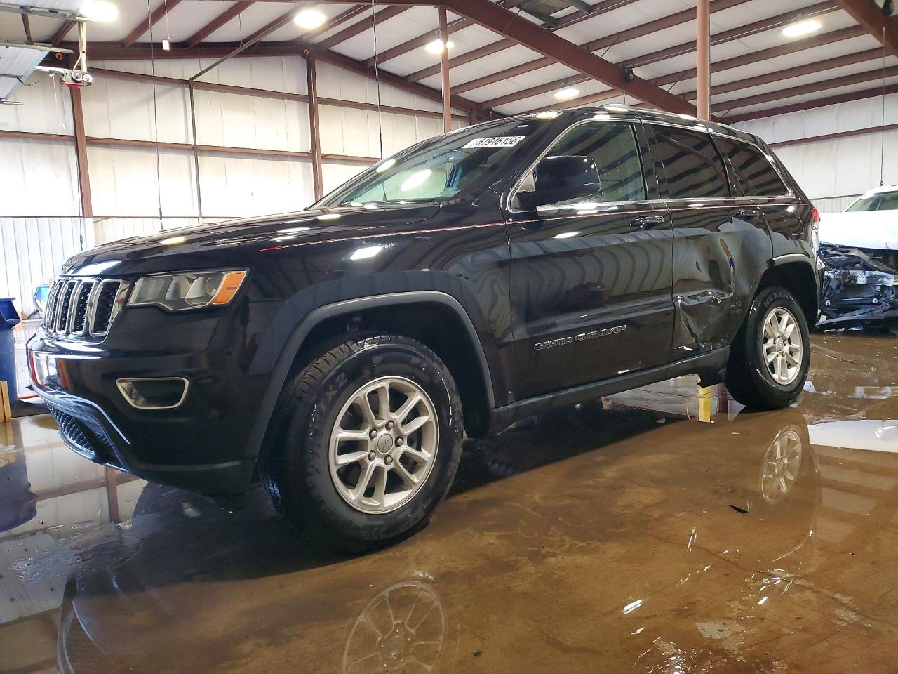 Salvage Jeep Cherokee Image