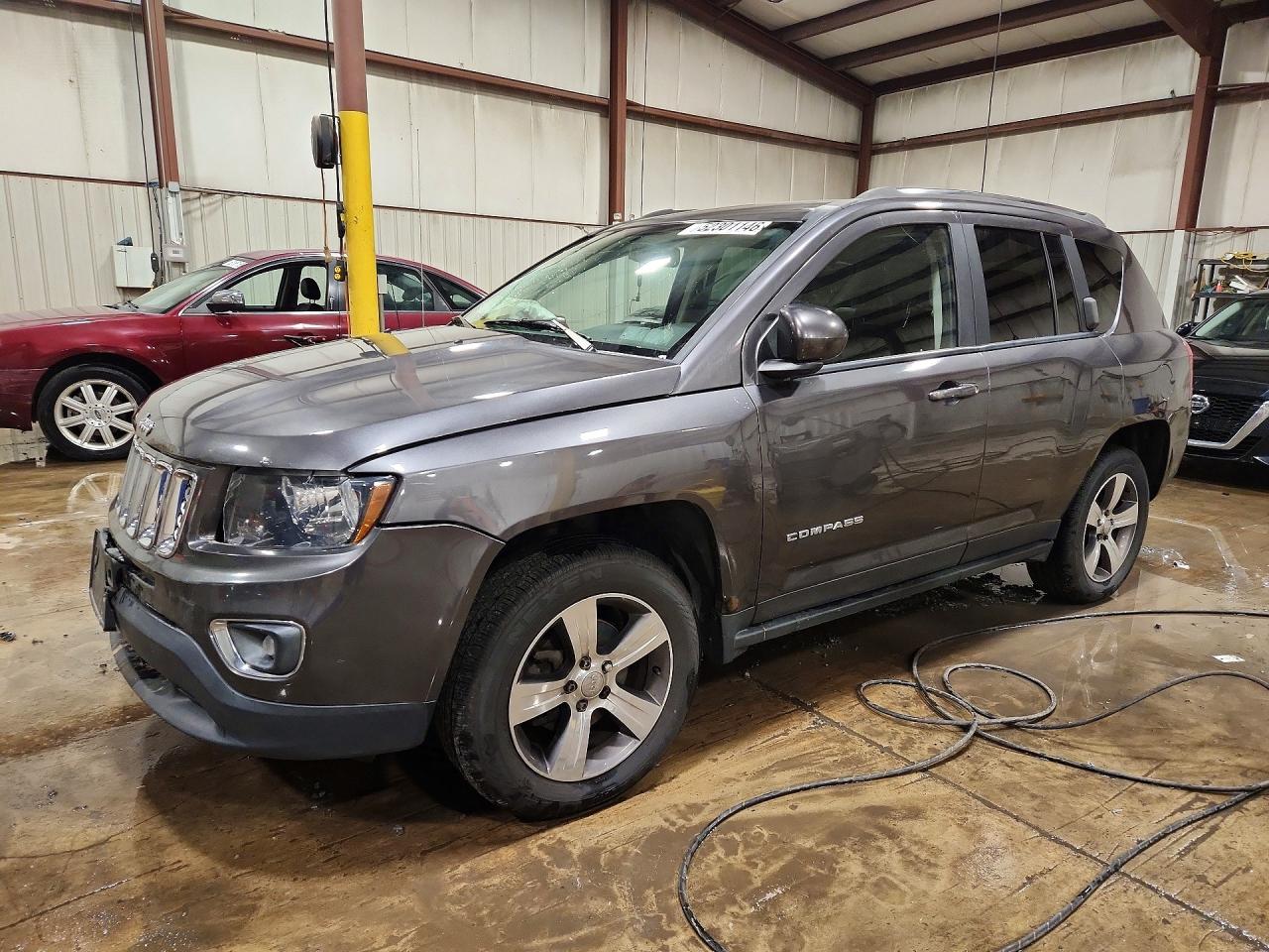Salvage Jeep Compass Image