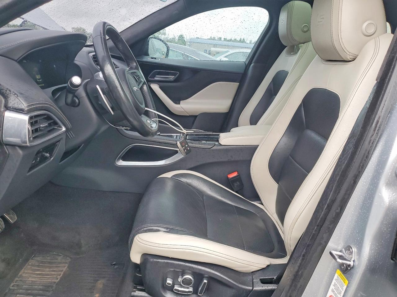 Jaguar F-PACE S