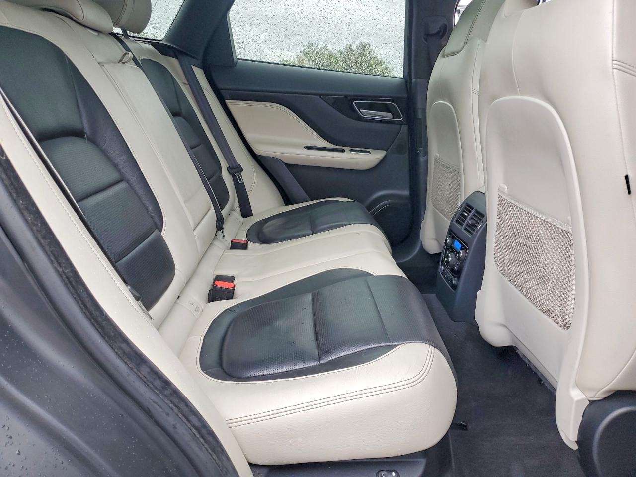 Jaguar F-PACE S
