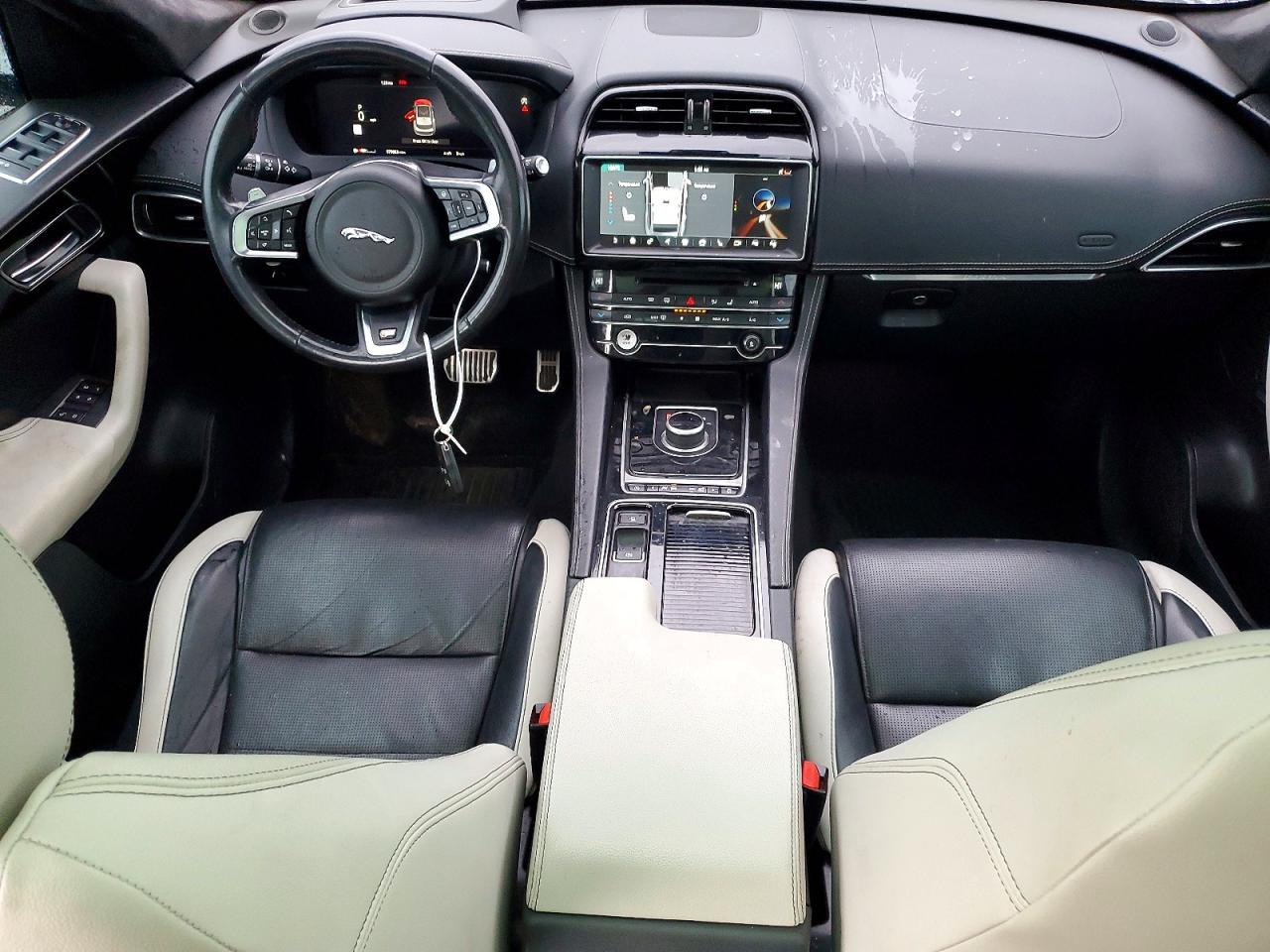 Jaguar F-PACE S