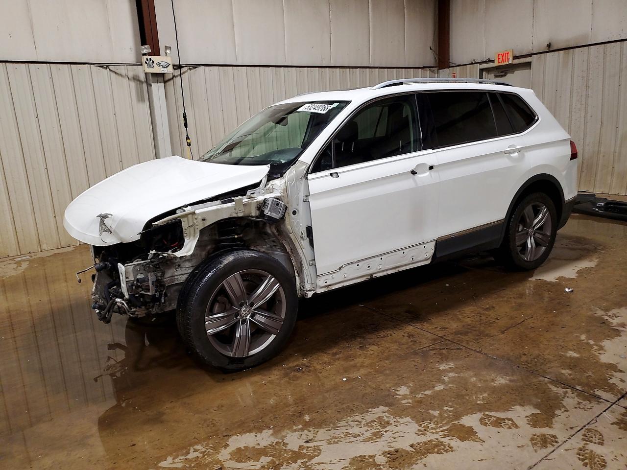 Salvage Volkswagen Tiguan Image
