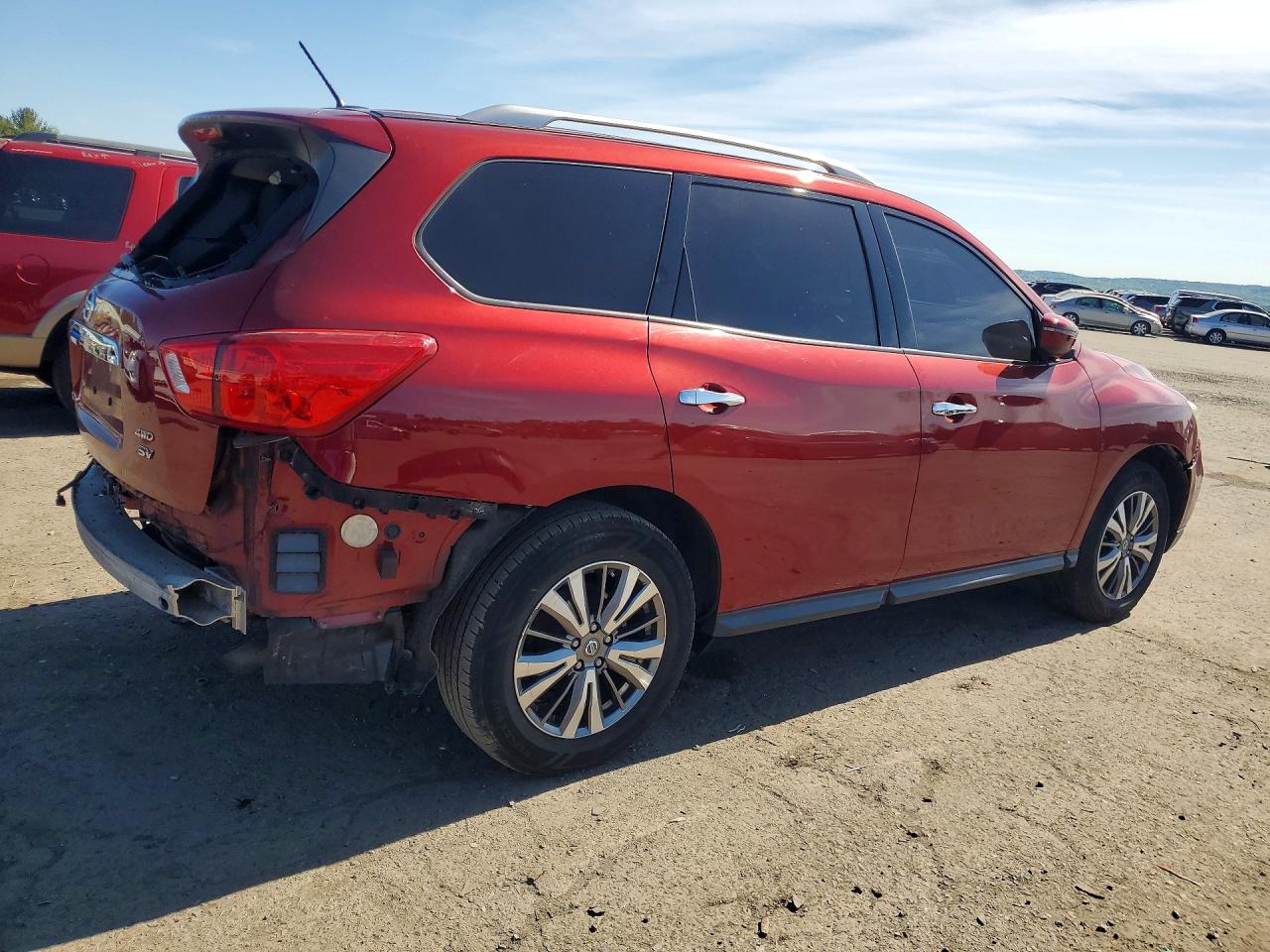Nissan Pathfinder Sv