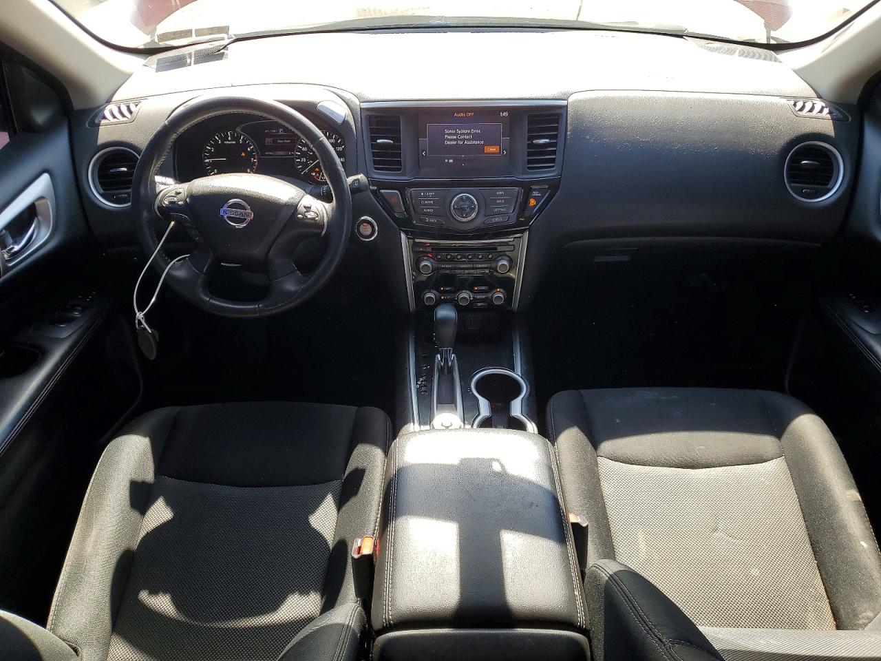 Nissan Pathfinder Sv