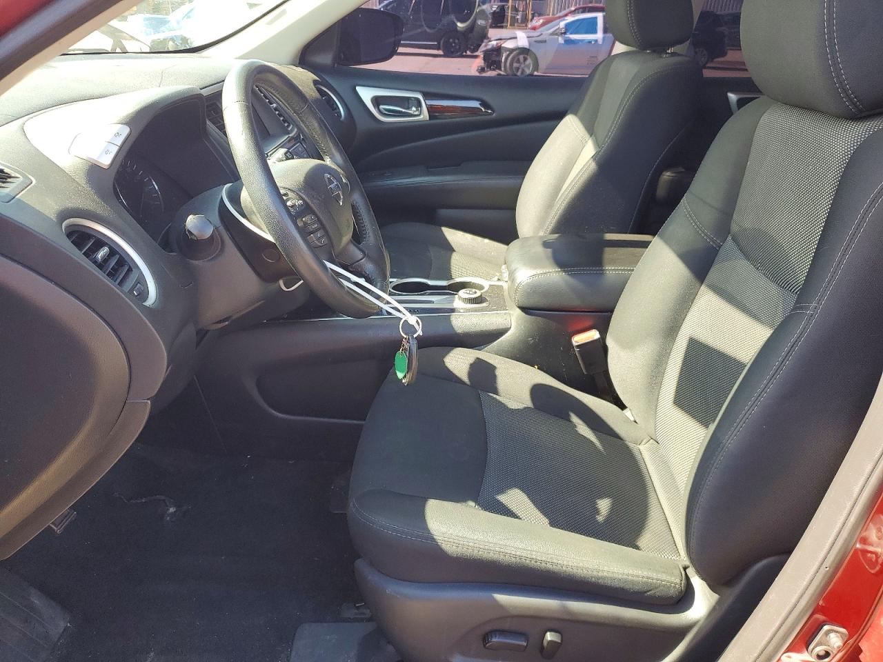 Nissan Pathfinder Sv
