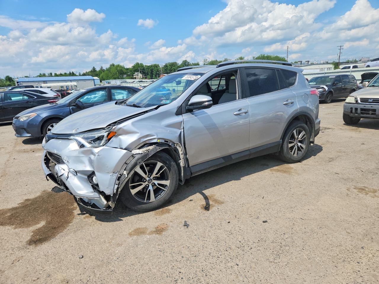 Salvage Toyota RAV4 Image