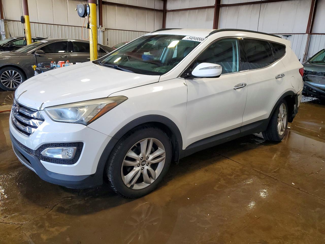 Salvage Hyundai SANTA FE Image
