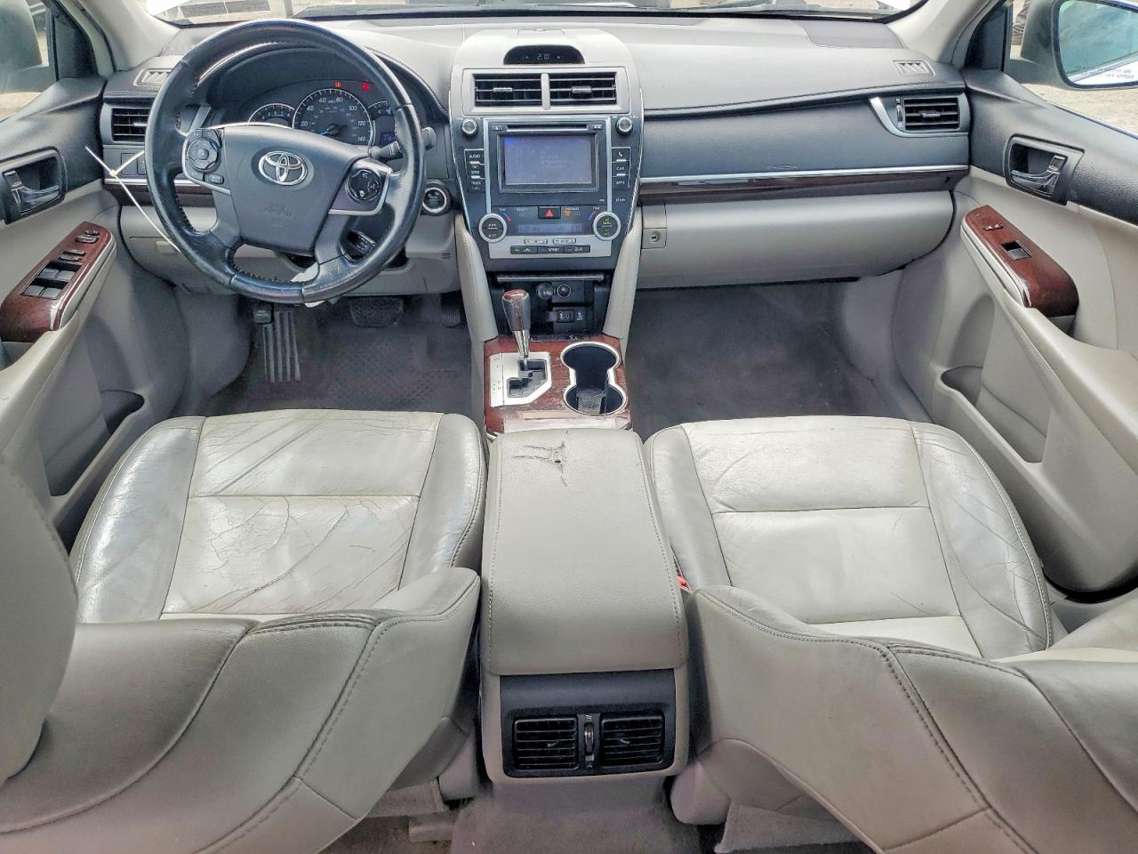 Toyota Camry Xle V6