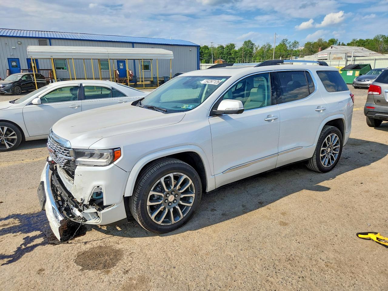 Salvage GMC Acadia Image