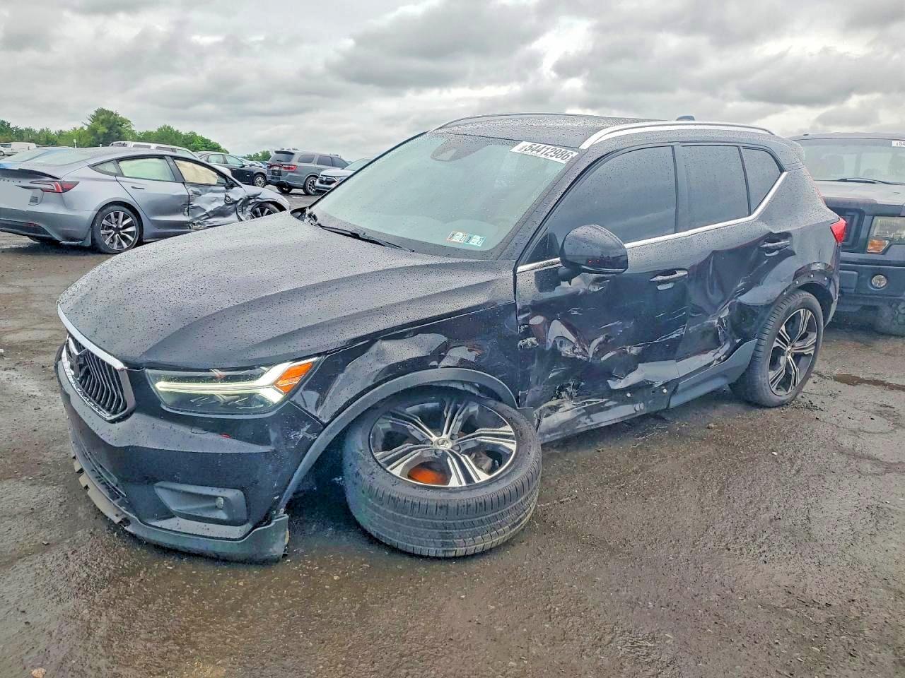 Salvage Volvo XC40 Image