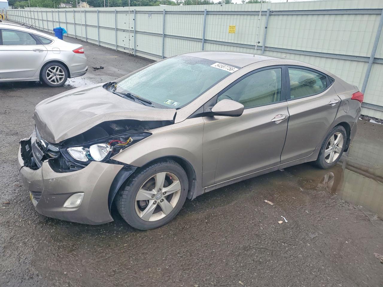 Salvage Hyundai ELANTRA Image