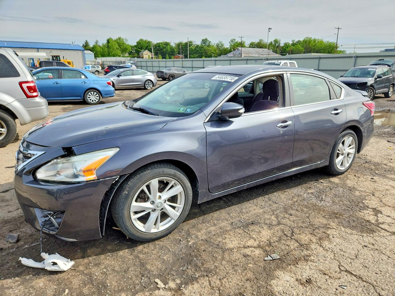 Salvage Nissan Altima Image