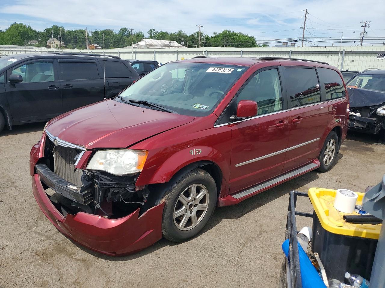 Salvage Chrysler Minivan Image