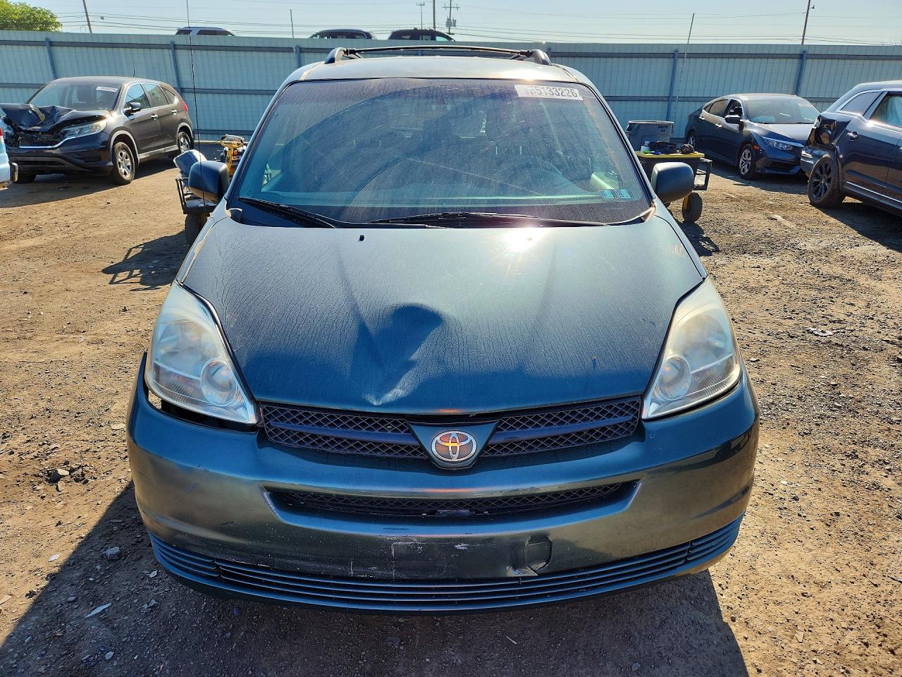 Toyota Sienna Le 8 Passenger