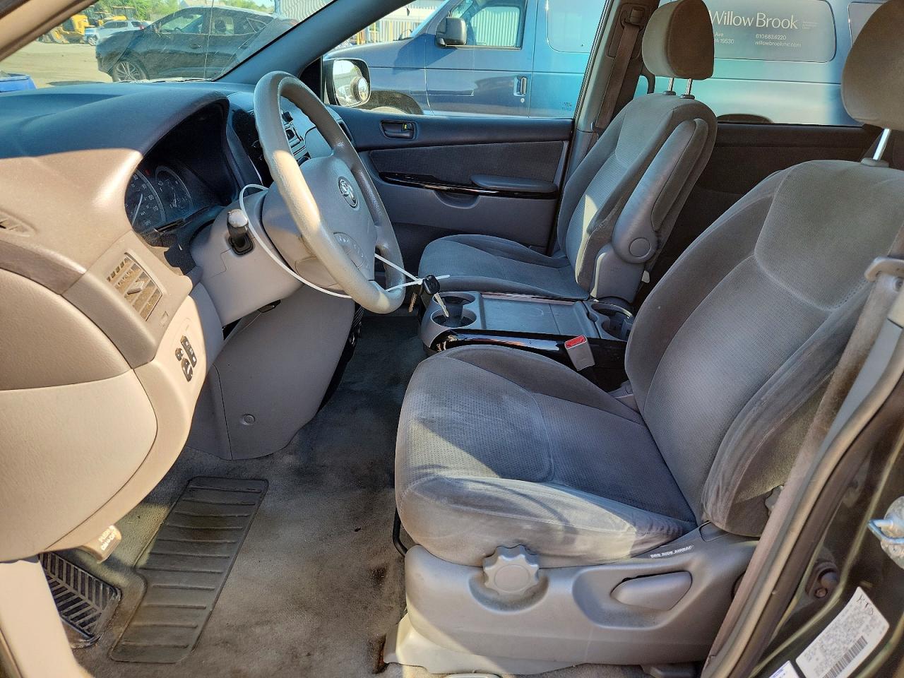 Toyota Sienna Le 8 Passenger