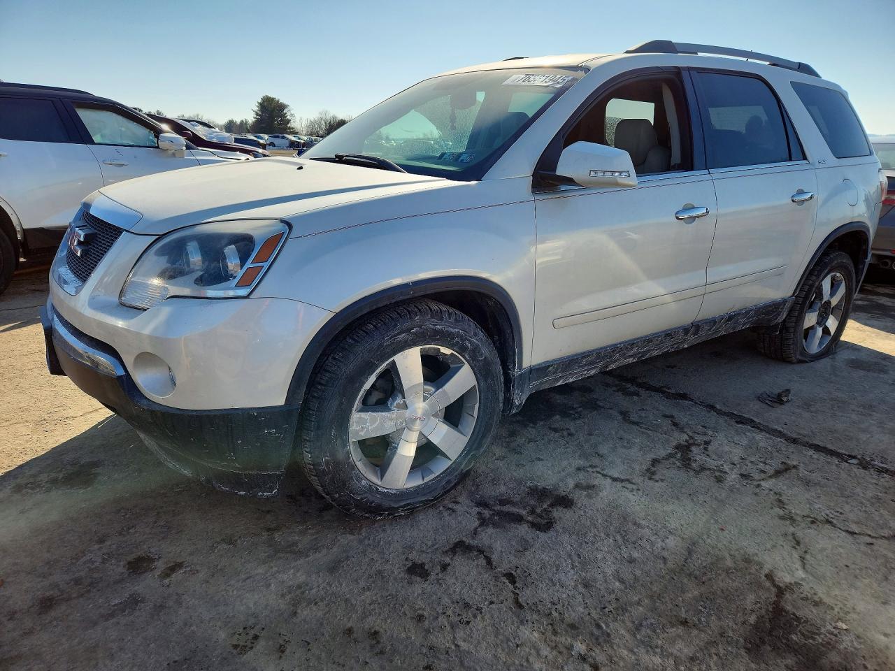 Salvage GMC Acadia Image