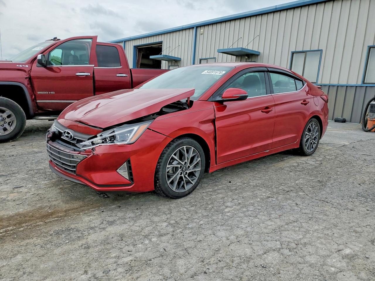Salvage Hyundai ELANTRA Image