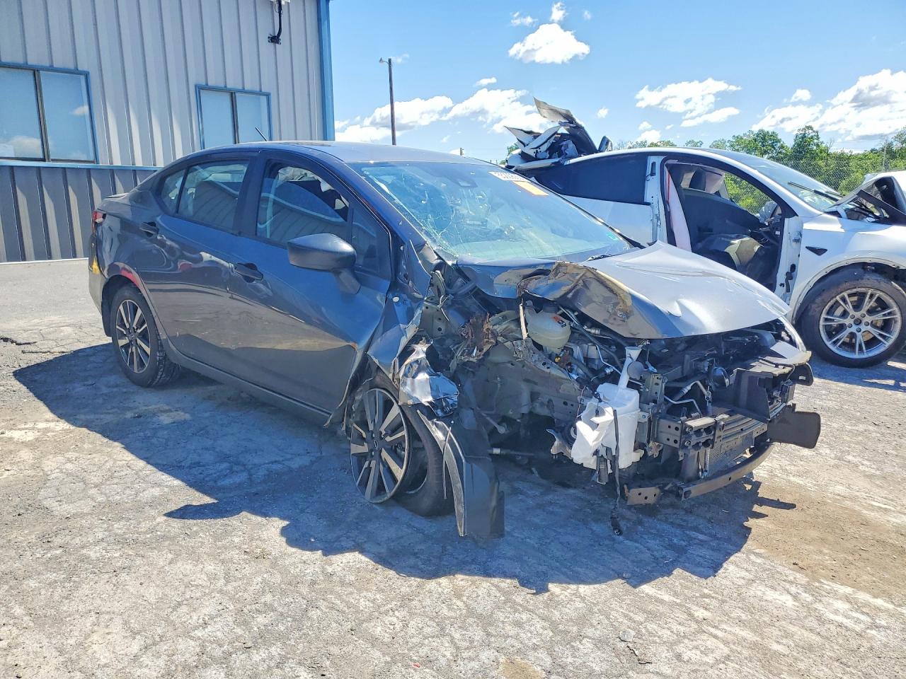 Nissan Versa S