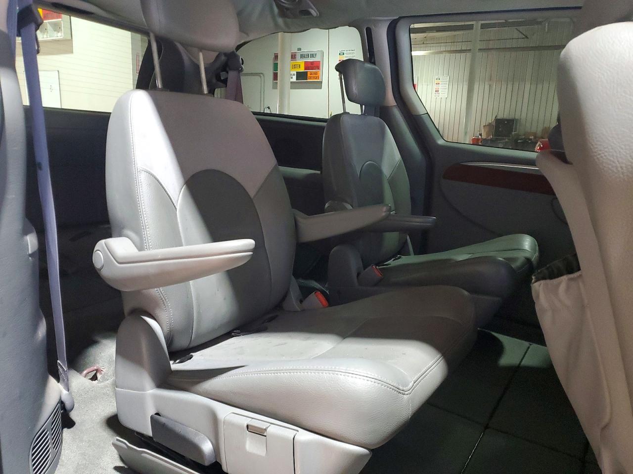 Chrysler Minivan Limited