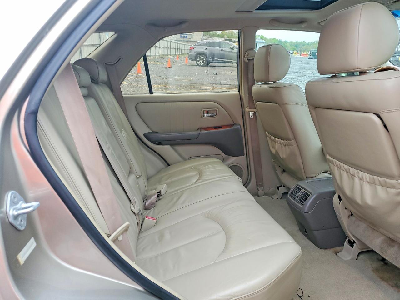 Lexus RX Base