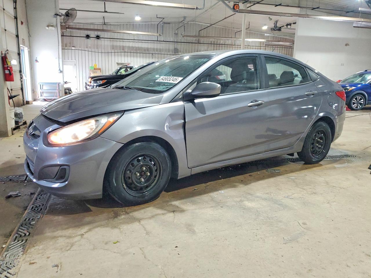 Salvage Hyundai ACCENT Image