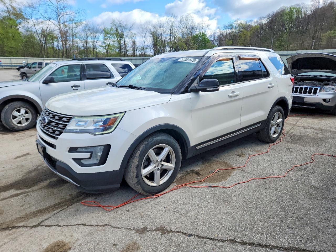 Salvage Ford Explorer Image