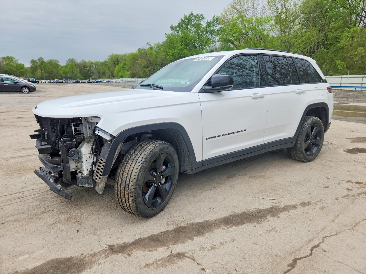 Salvage Jeep Cherokee Image