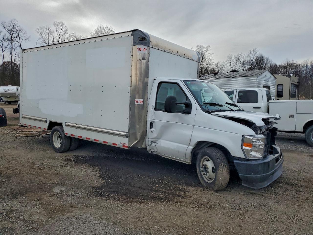 Ford Econoline E350 Super Duty Cutaway Van