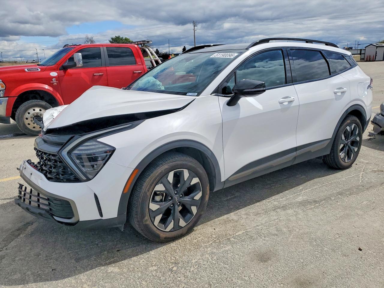 Salvage Kia Sportage Image