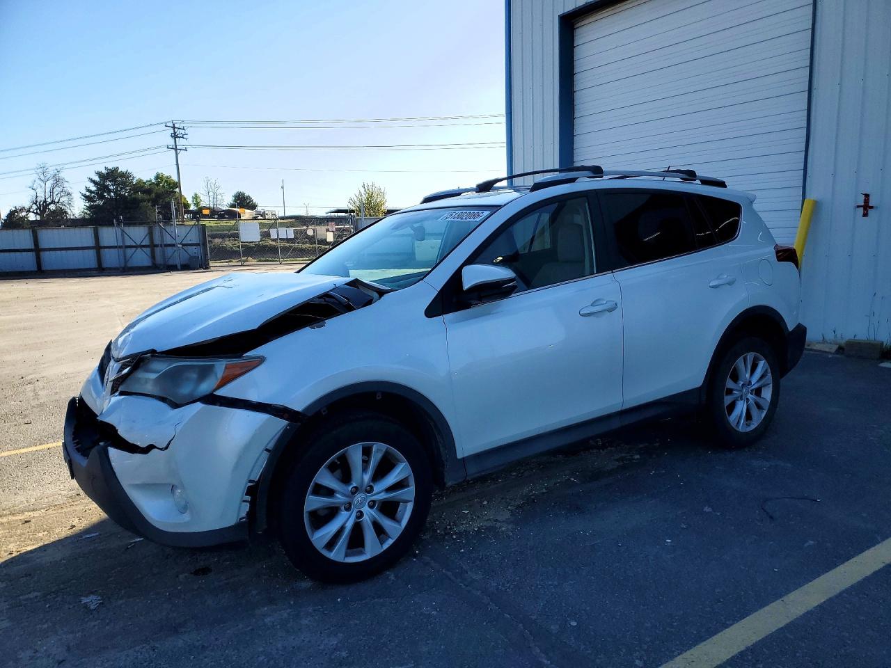 Salvage Toyota RAV4 Image