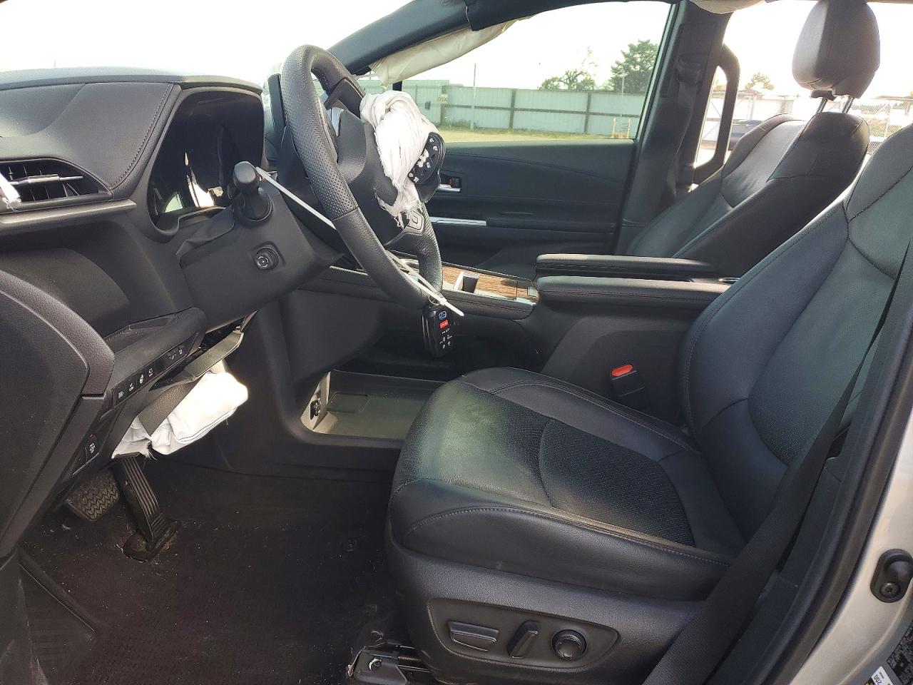 Toyota Sienna Platinum 7-passenger