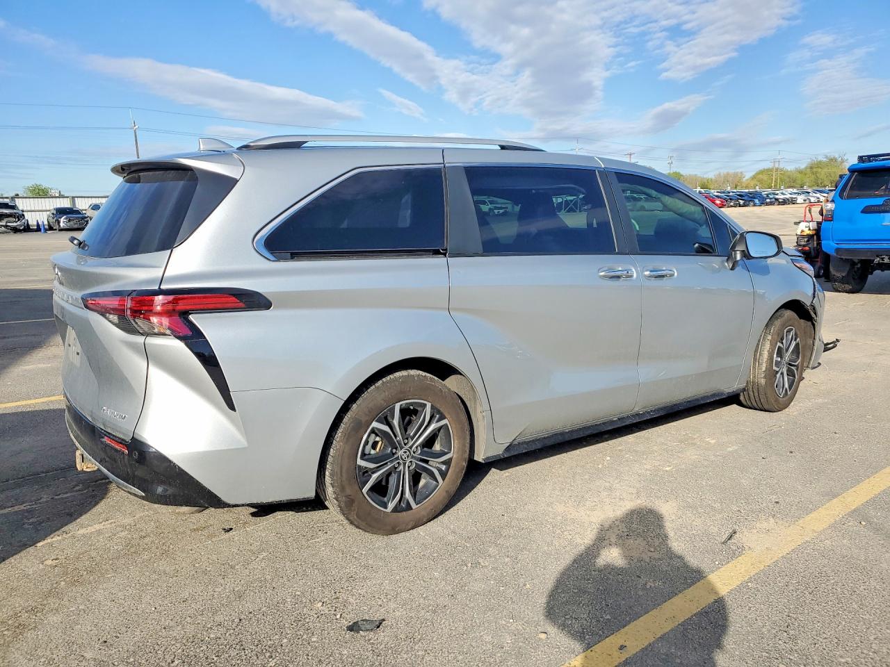 Toyota Sienna Platinum 7-passenger