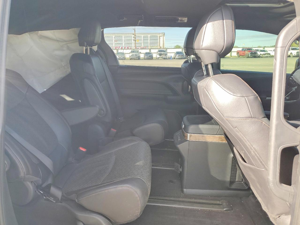 Toyota Sienna Platinum 7-passenger