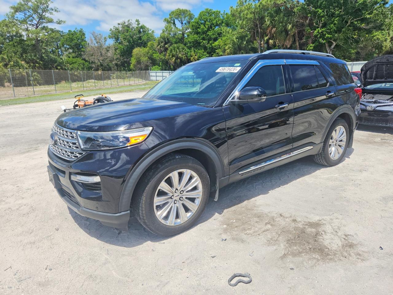 Salvage Ford Explorer Image