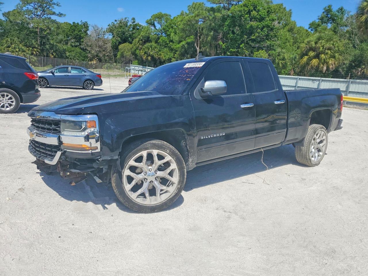 Salvage Chevrolet Silverado Image