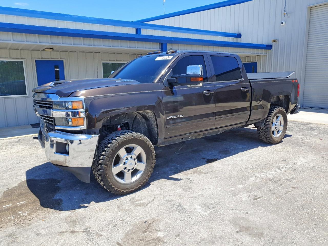 Salvage Chevrolet Silverado Image