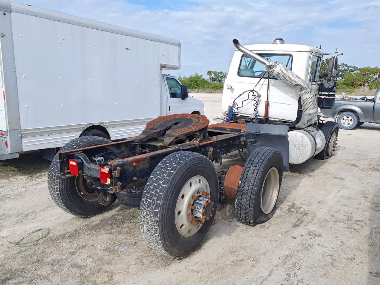 Mack R600