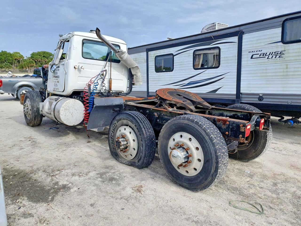 Mack R600