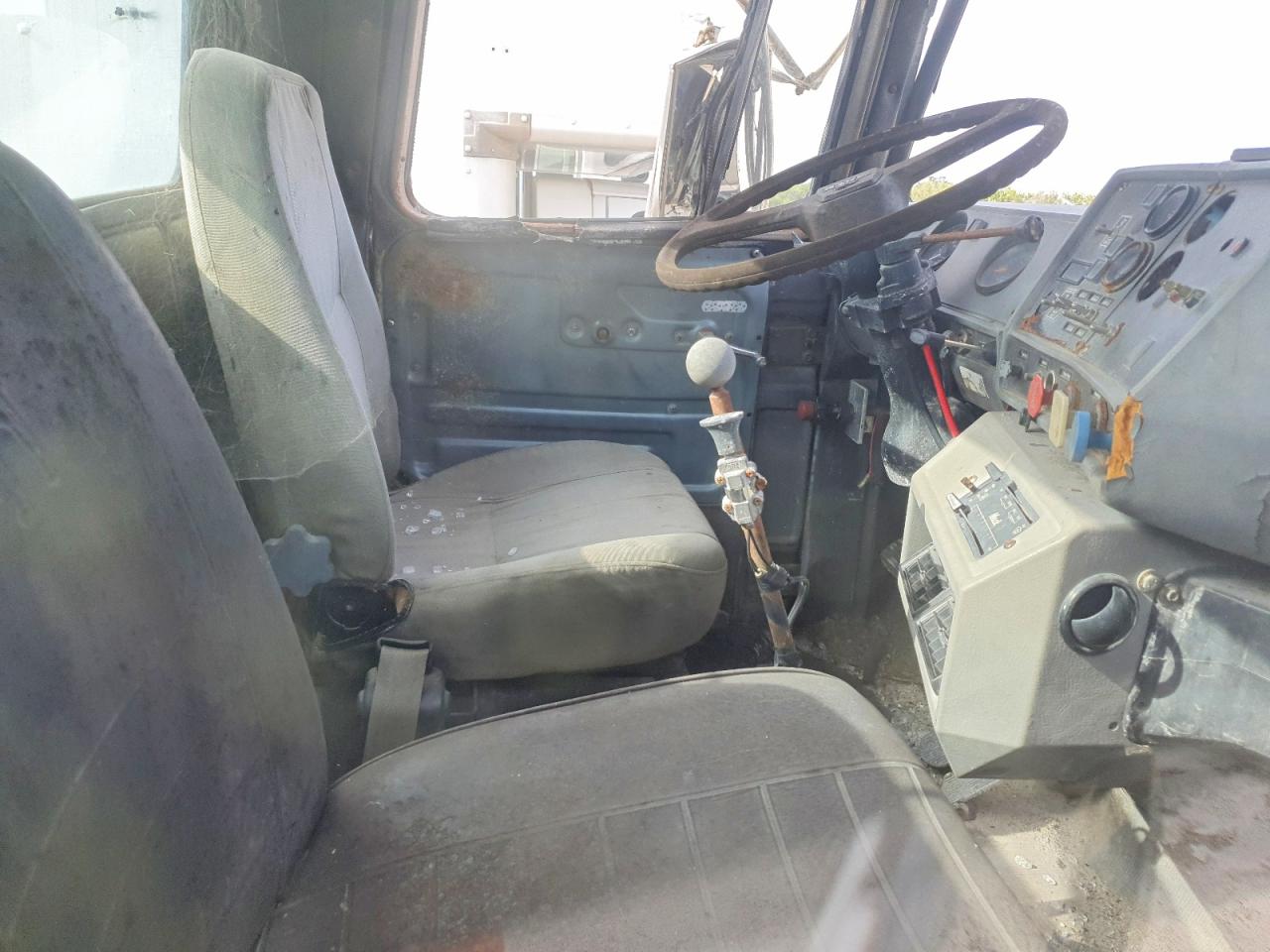 Mack R600