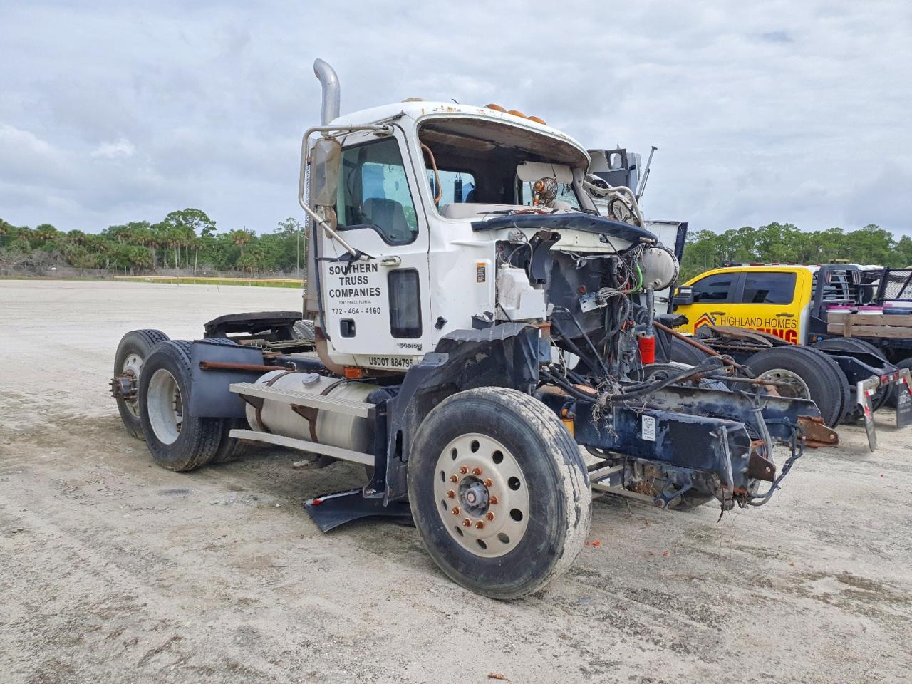 Salvage Mack Other Image
