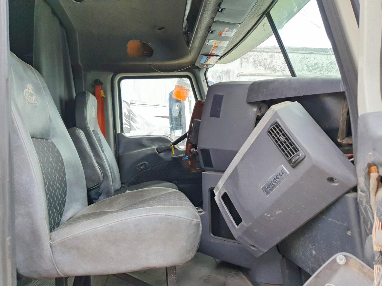 Mack Cxu613