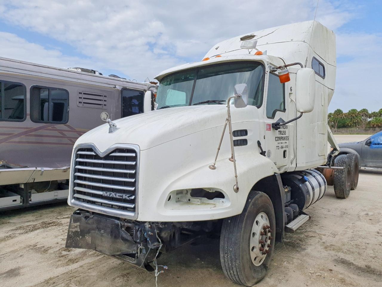 Mack Cxu613