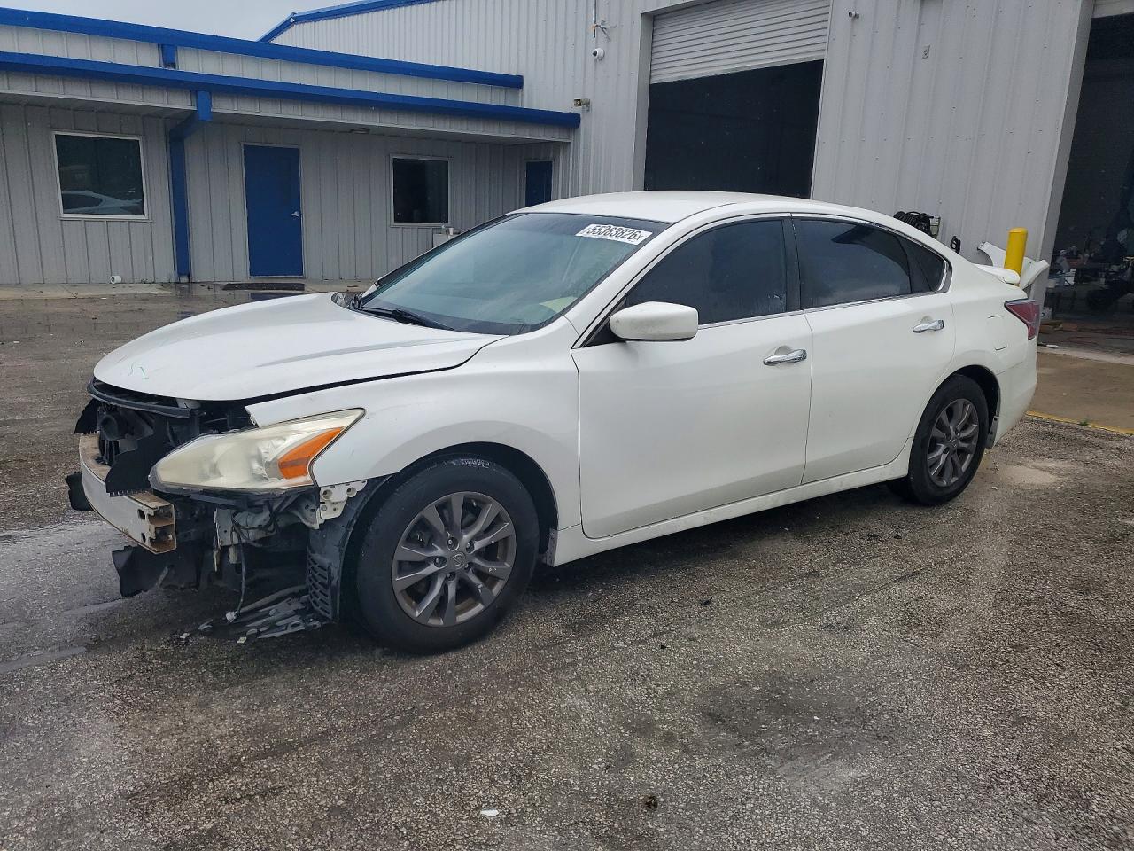 Salvage Nissan Altima Image