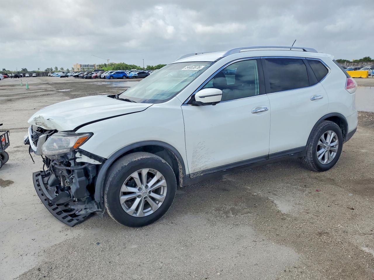 Salvage Nissan Rogue Image
